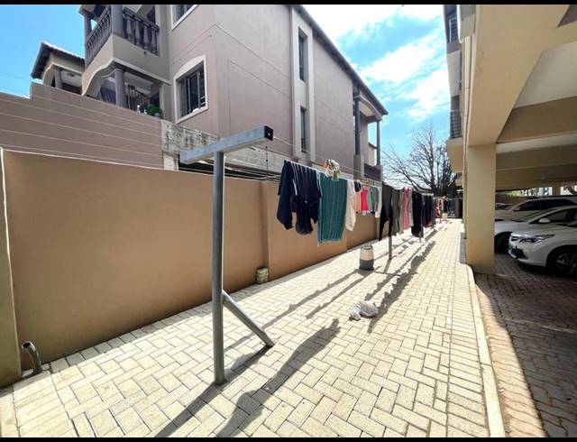 2 BEDROOM PROPERTY TO RENT IN DIE BULT